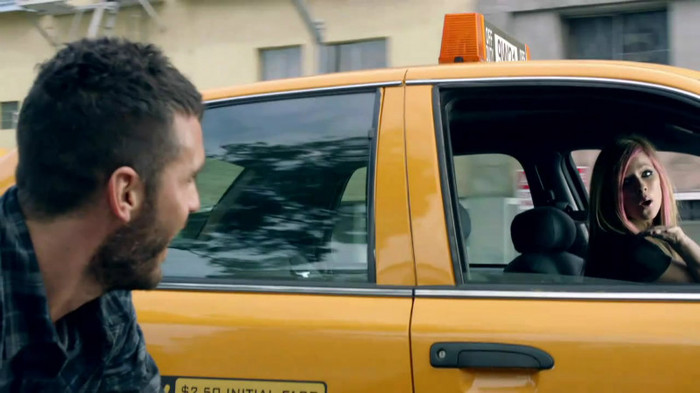 Avril Lavigne - What The Hell_youtube_original 0986