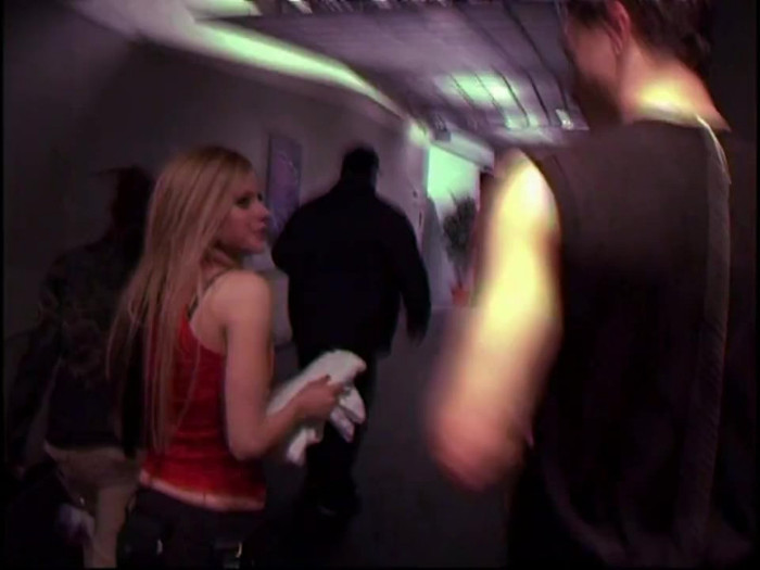 Bonez Tour Documentary [HD] Part2 - Avril Lavigne 4094 - Avril - Lavigne - 2008 - Bonez - Tour - Documentary - oo9