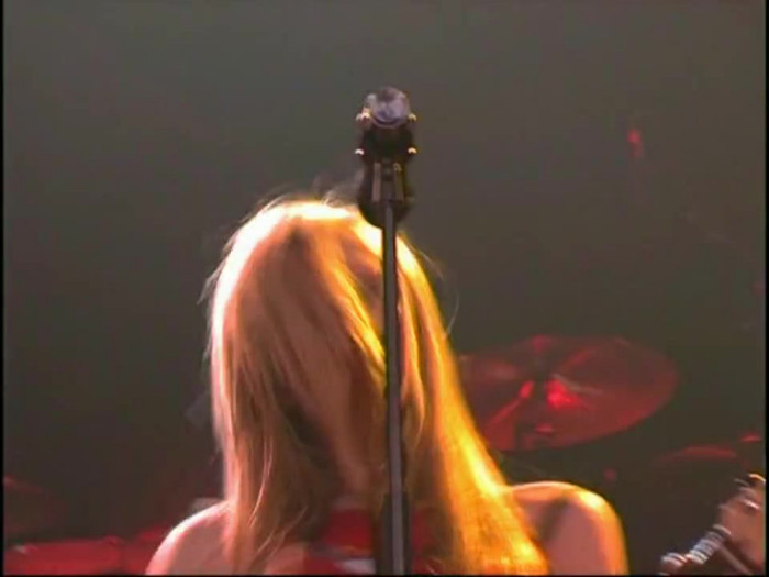Bonez Tour Documentary [HD] Part2 - Avril Lavigne 3633 - Avril - Lavigne - 2008 - Bonez - Tour - Documentary - oo8