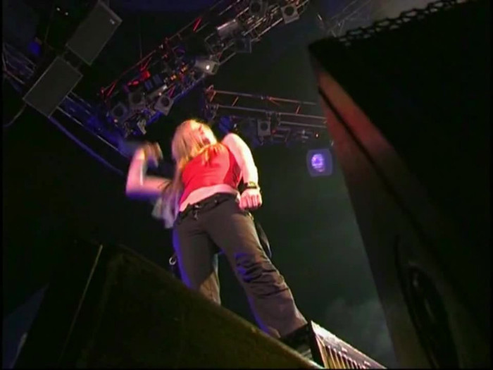 Bonez Tour Documentary [HD] Part2 - Avril Lavigne 3635 - Avril - Lavigne - 2008 - Bonez - Tour - Documentary - oo8