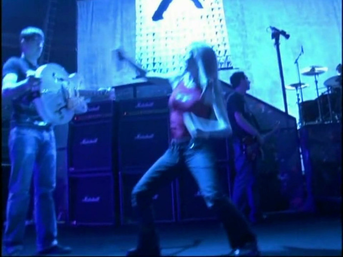 Bonez Tour Documentary [HD] Part2 - Avril Lavigne 3158 - Avril - Lavigne - 2008 - Bonez - Tour - Documentary - oo7