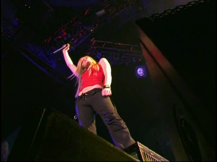 Bonez Tour Documentary [HD] Part2 - Avril Lavigne 3642 - Avril - Lavigne - 2008 - Bonez - Tour - Documentary - oo8