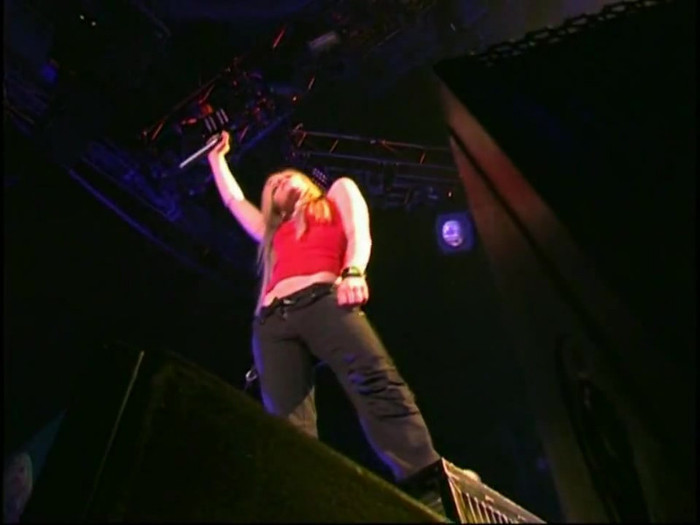 Bonez Tour Documentary [HD] Part2 - Avril Lavigne 3646 - Avril - Lavigne - 2008 - Bonez - Tour - Documentary - oo8