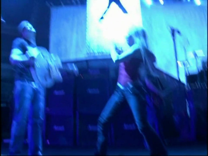 Bonez Tour Documentary [HD] Part2 - Avril Lavigne 3166