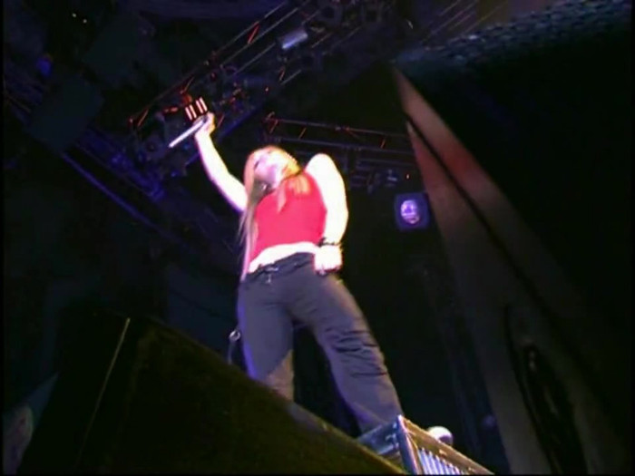 Bonez Tour Documentary [HD] Part2 - Avril Lavigne 3648 - Avril - Lavigne - 2008 - Bonez - Tour - Documentary - oo8
