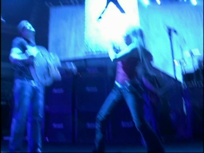 Bonez Tour Documentary [HD] Part2 - Avril Lavigne 3167