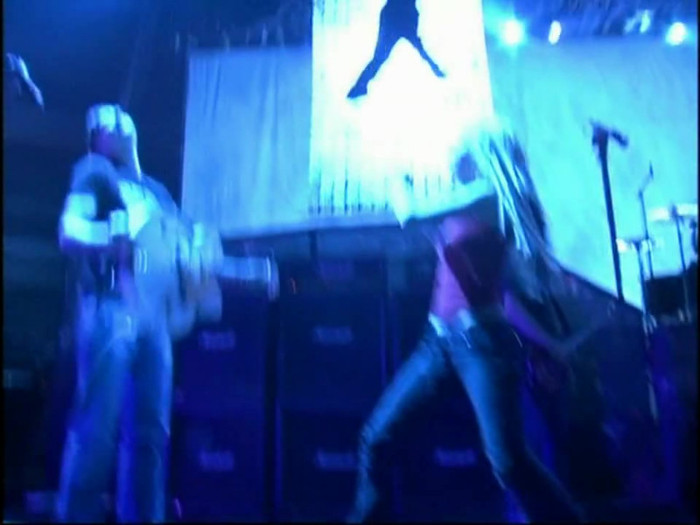 Bonez Tour Documentary [HD] Part2 - Avril Lavigne 3170