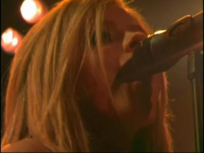 Bonez Tour Documentary [HD] Part2 - Avril Lavigne 3656 - Avril - Lavigne - 2008 - Bonez - Tour - Documentary - oo8