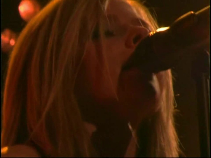 Bonez Tour Documentary [HD] Part2 - Avril Lavigne 3662 - Avril - Lavigne - 2008 - Bonez - Tour - Documentary - oo8