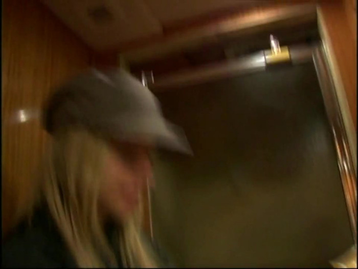 Bonez Tour Documentary [HD] Part2 - Avril Lavigne 5097 - Avril - Lavigne - 2008 - Bonez - Tour - Documentary - o11