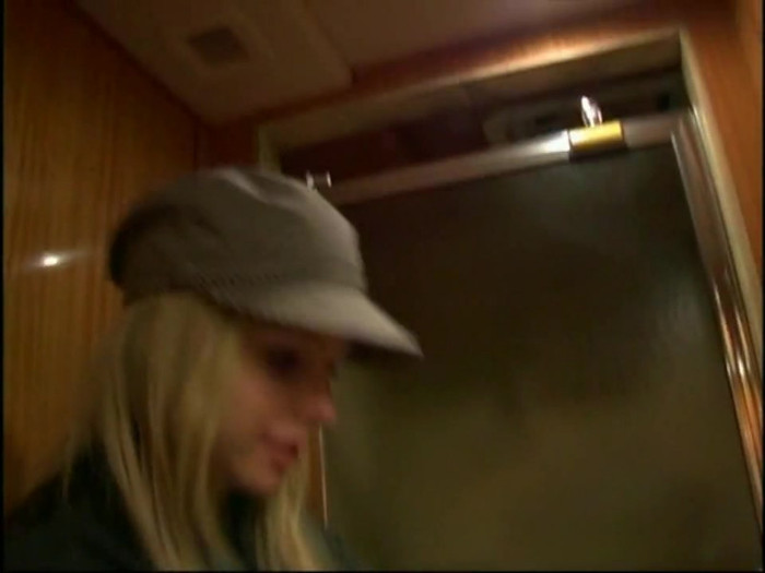 Bonez Tour Documentary [HD] Part2 - Avril Lavigne 5098 - Avril - Lavigne - 2008 - Bonez - Tour - Documentary - o11