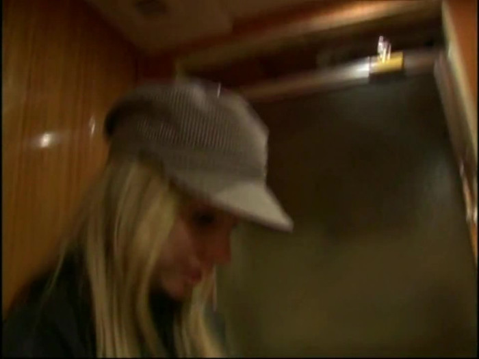 Bonez Tour Documentary [HD] Part2 - Avril Lavigne 5104 - Avril - Lavigne - 2008 - Bonez - Tour - Documentary - o11