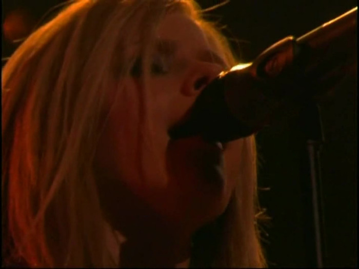 Bonez Tour Documentary [HD] Part2 - Avril Lavigne 3674 - Avril - Lavigne - 2008 - Bonez - Tour - Documentary - oo8