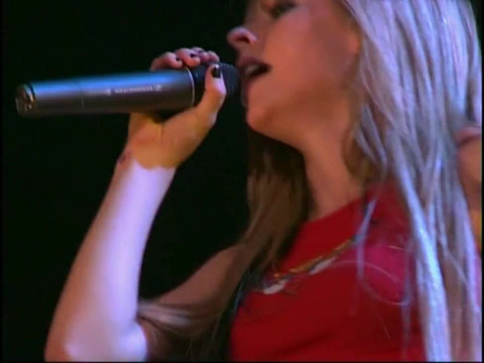 Bonez Tour Documentary [HD] Part2 - Avril Lavigne 3194
