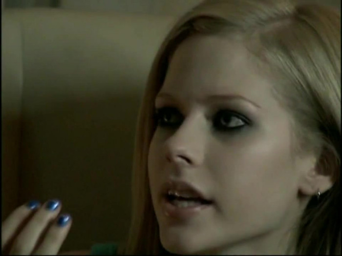 Bonez Tour Documentary [HD] Part2 - Avril Lavigne 4152 - Avril - Lavigne - 2008 - Bonez - Tour - Documentary - oo9