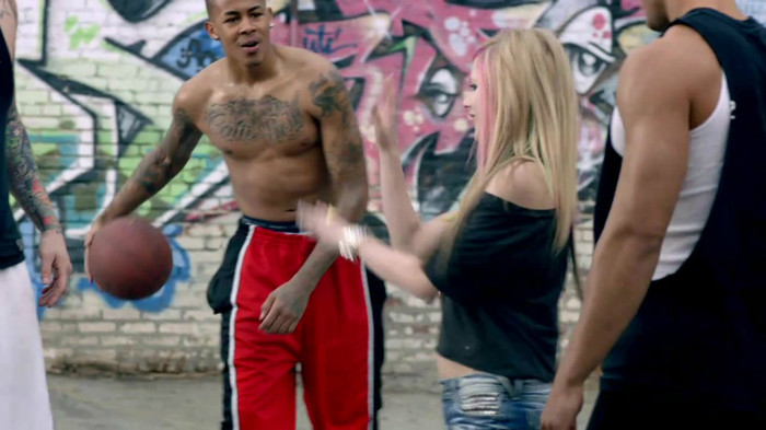 Avril Lavigne - What The Hell_youtube_original 1262