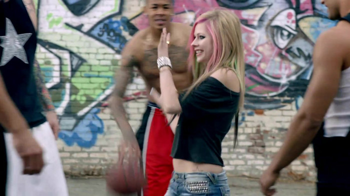 Avril Lavigne - What The Hell_youtube_original 1266