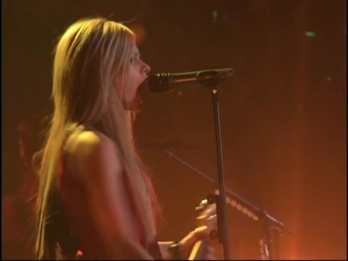 Bonez Tour Documentary [HD] Part2 - Avril Lavigne 3695