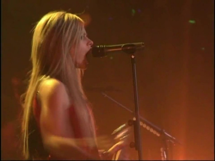 Bonez Tour Documentary [HD] Part2 - Avril Lavigne 3696