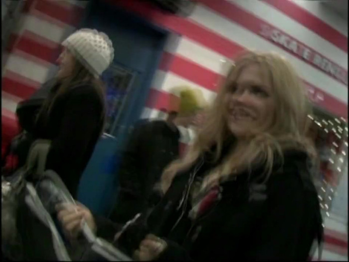 Bonez Tour Documentary [HD] Part2 - Avril Lavigne 5607