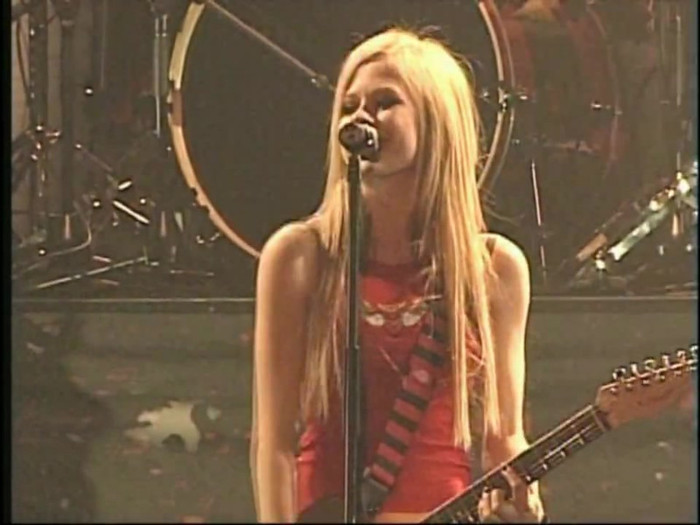 Bonez Tour Documentary [HD] Part2 - Avril Lavigne 3218