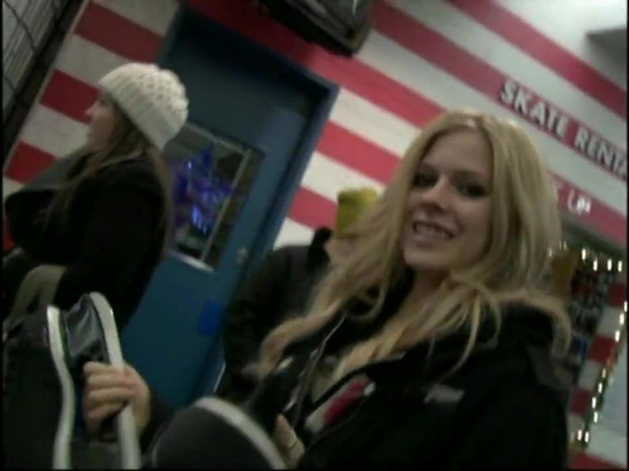 Bonez Tour Documentary [HD] Part2 - Avril Lavigne 5609