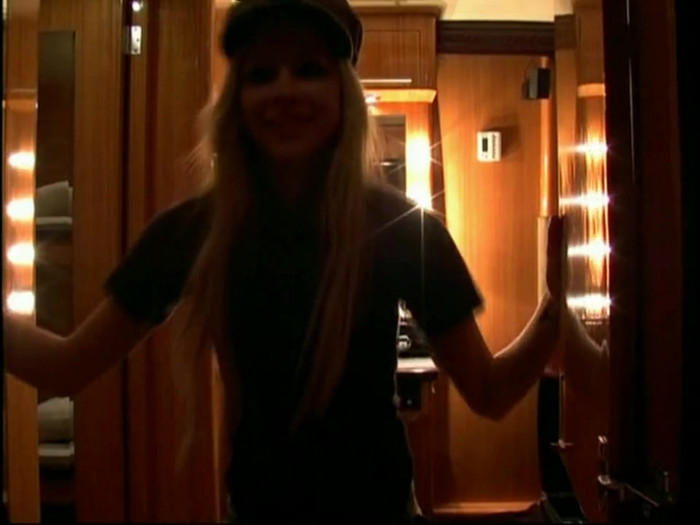 Bonez Tour Documentary [HD] Part2 - Avril Lavigne 5137 - Avril - Lavigne - 2008 - Bonez - Tour - Documentary - o11