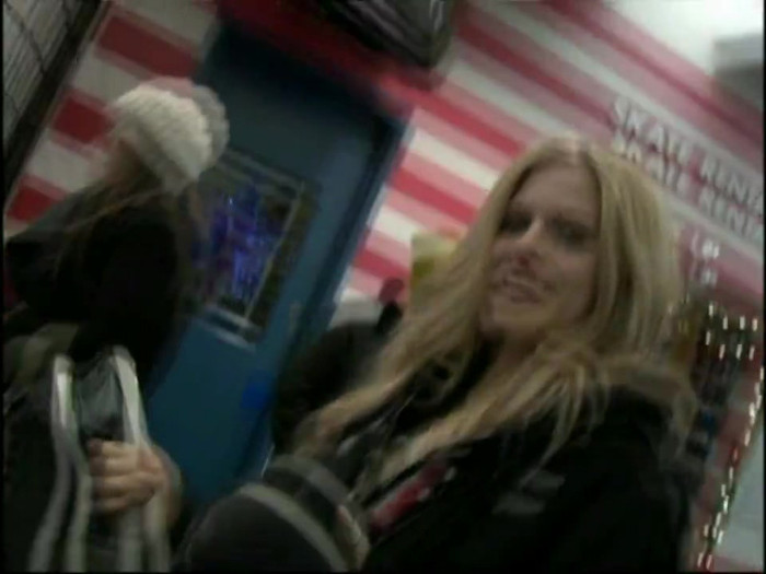 Bonez Tour Documentary [HD] Part2 - Avril Lavigne 5610