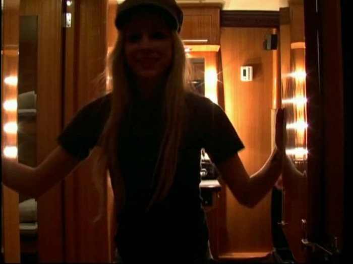 Bonez Tour Documentary [HD] Part2 - Avril Lavigne 5138 - Avril - Lavigne - 2008 - Bonez - Tour - Documentary - o11