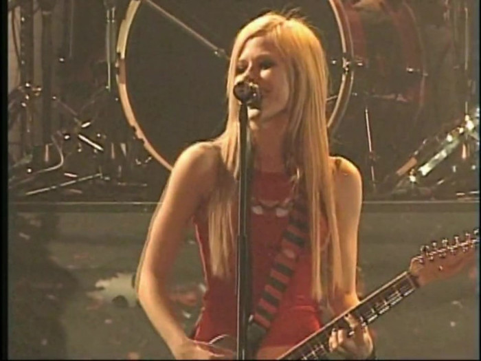 Bonez Tour Documentary [HD] Part2 - Avril Lavigne 3220 - Avril - Lavigne - 2008 - Bonez - Tour - Documentary - oo7