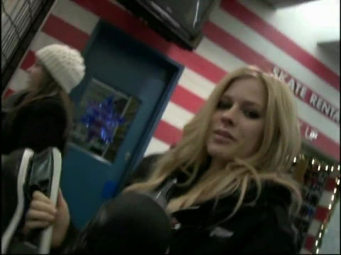 Bonez Tour Documentary [HD] Part2 - Avril Lavigne 5611