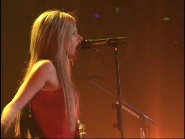 Bonez Tour Documentary [HD] Part2 - Avril Lavigne 3701