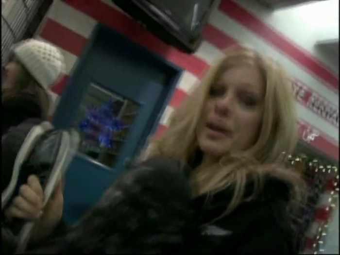 Bonez Tour Documentary [HD] Part2 - Avril Lavigne 5613