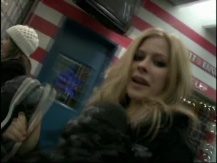 Bonez Tour Documentary [HD] Part2 - Avril Lavigne 5614