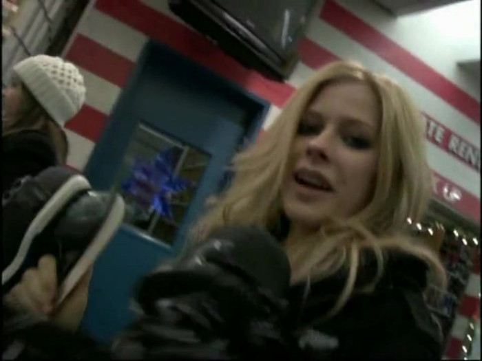 Bonez Tour Documentary [HD] Part2 - Avril Lavigne 5615