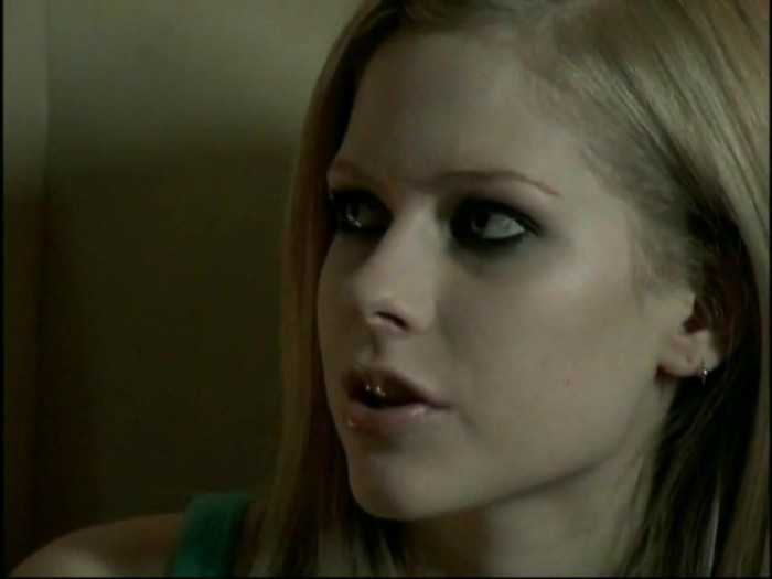 Bonez Tour Documentary [HD] Part2 - Avril Lavigne 4177