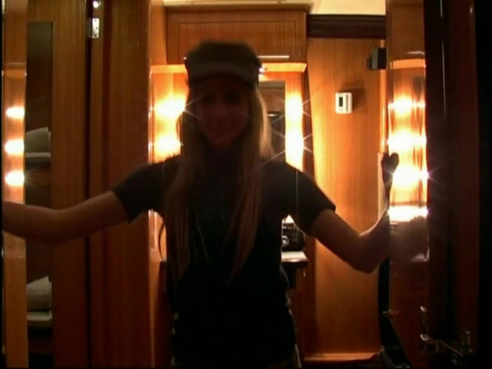 Bonez Tour Documentary [HD] Part2 - Avril Lavigne 5146 - Avril - Lavigne - 2008 - Bonez - Tour - Documentary - o11