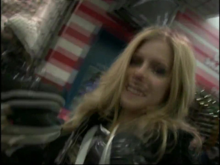Bonez Tour Documentary [HD] Part2 - Avril Lavigne 5620