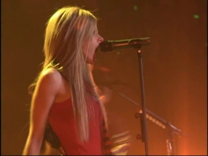Bonez Tour Documentary [HD] Part2 - Avril Lavigne 3710