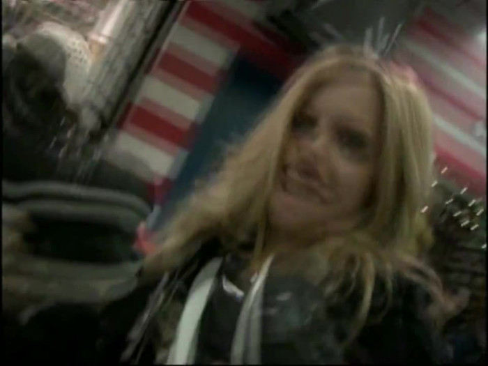 Bonez Tour Documentary [HD] Part2 - Avril Lavigne 5621