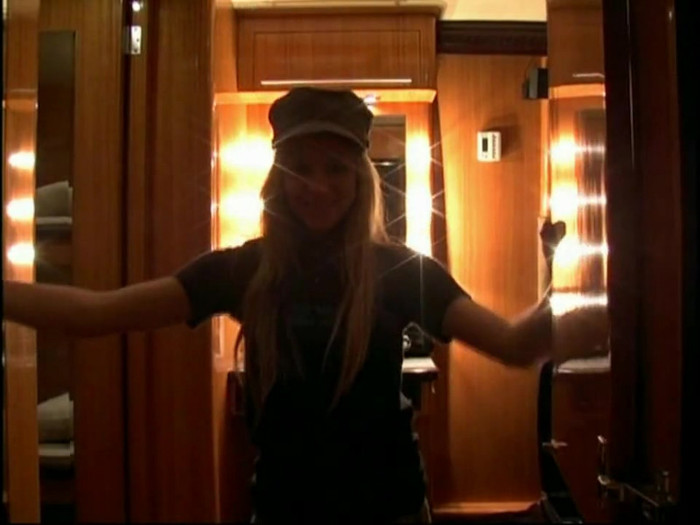 Bonez Tour Documentary [HD] Part2 - Avril Lavigne 5150 - Avril - Lavigne - 2008 - Bonez - Tour - Documentary - o11