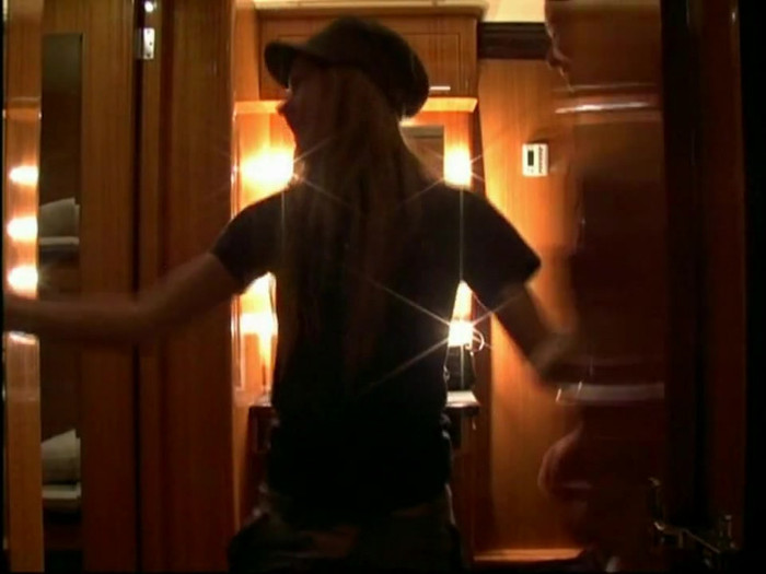 Bonez Tour Documentary [HD] Part2 - Avril Lavigne 5161 - Avril - Lavigne - 2008 - Bonez - Tour - Documentary - o11
