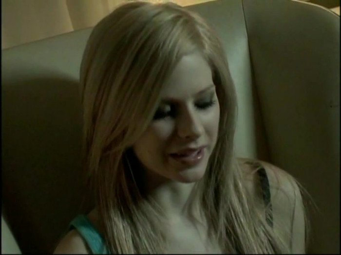 Bonez Tour Documentary [HD] Part2 - Avril Lavigne 4671
