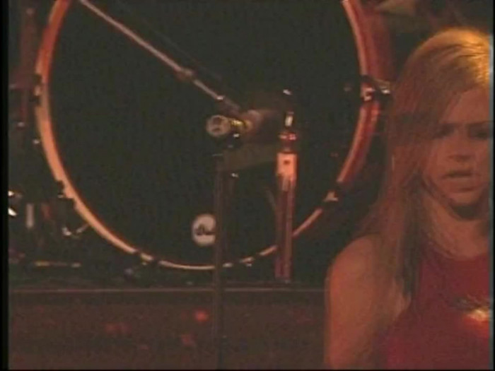 Bonez Tour Documentary [HD] Part2 - Avril Lavigne 3731