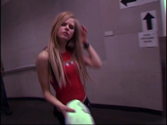 Bonez Tour Documentary [HD] Part2 - Avril Lavigne 4201 - Avril - Lavigne - 2008 - Bonez - Tour - Documentary - oo9