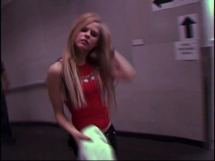 Bonez Tour Documentary [HD] Part2 - Avril Lavigne 4202