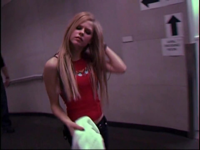 Bonez Tour Documentary [HD] Part2 - Avril Lavigne 4203 - Avril - Lavigne - 2008 - Bonez - Tour - Documentary - oo9