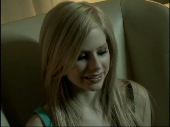 Bonez Tour Documentary [HD] Part2 - Avril Lavigne 4674
