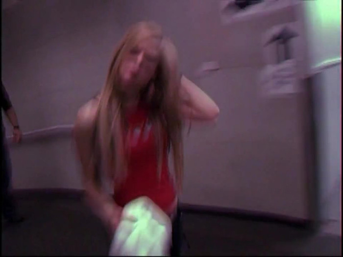 Bonez Tour Documentary [HD] Part2 - Avril Lavigne 4205