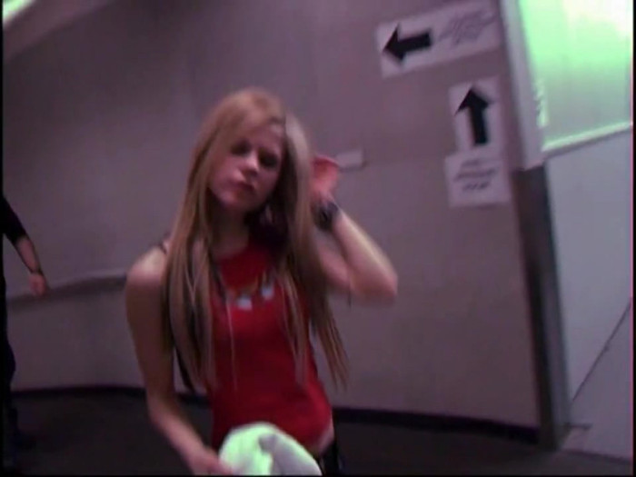 Bonez Tour Documentary [HD] Part2 - Avril Lavigne 4208